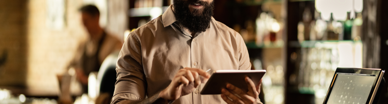 liquor-store-storefront liquor-store-storefront